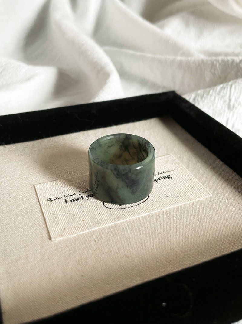 Hetian jade black and green ring - แหวนทั่วไป - หยก สีเขียว