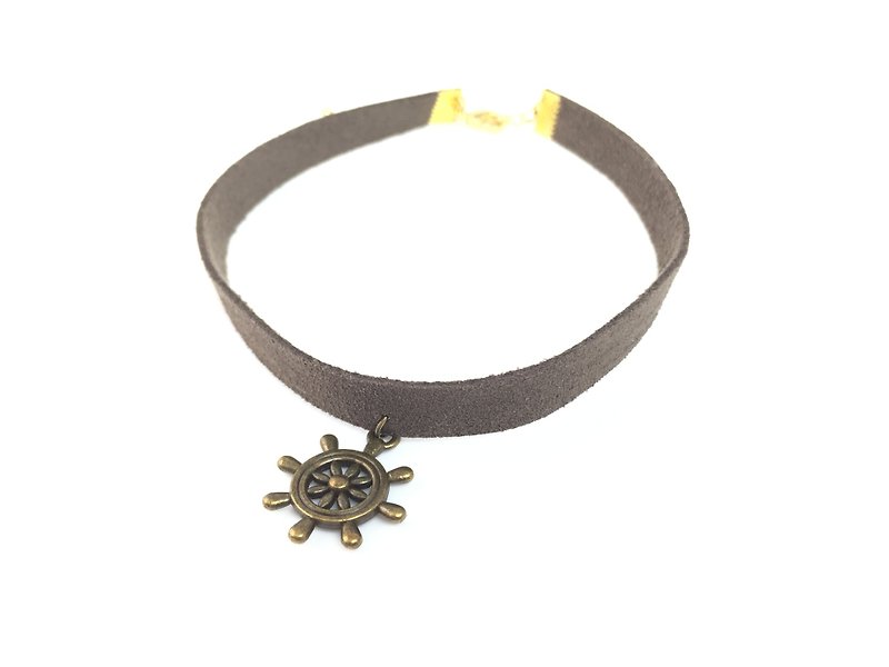 Brown suede rope necklace - Charm bronze rudder - สร้อยคอ - หนังแท้ สีนำ้ตาล