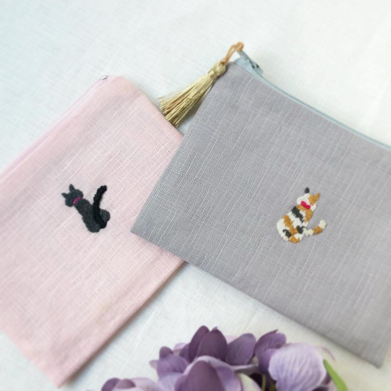 Coin and card case  with stiff tail, black cat back motif - 化妝包/收納袋 - 棉．麻 粉紅色