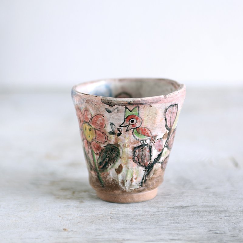 手捻りカップ・花と鳥 - グラス・コップ - 陶器 多色
