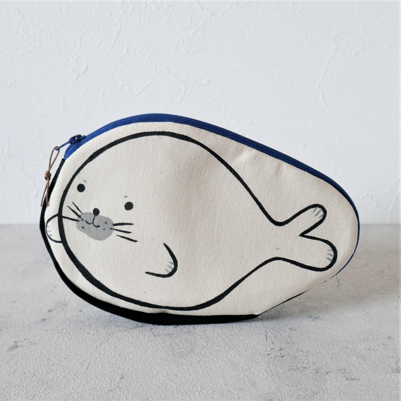 アザラシのポーチ - 化妝包/收納袋 - 棉．麻 白色