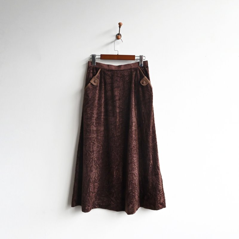 [Egg Plant Vintage] Chocolate Bobo Corduroy Japanese High Waist Vintage Long Skirt - กระโปรง - ไฟเบอร์อื่นๆ สีนำ้ตาล