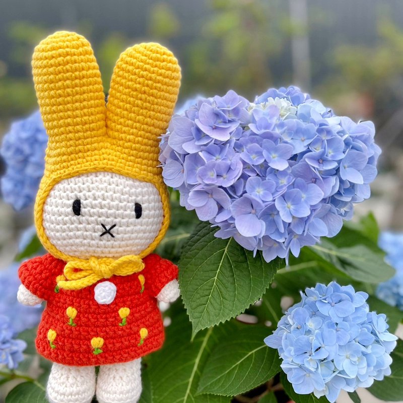 荷蘭 Just Dutch | Miffy 米飛兔 和她的紅色鬱金香洋裝+黃帽 - 公仔/玩偶 - 棉．麻 紅色