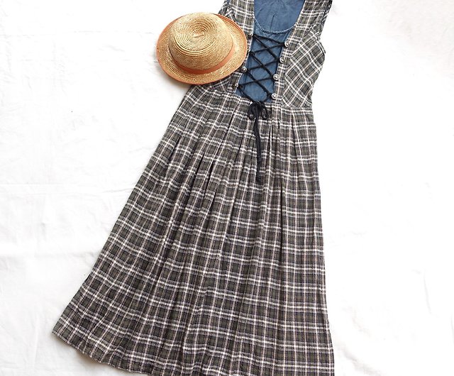 BajuTua / vintage / Austria rural cotton Linen dress Tyrolean