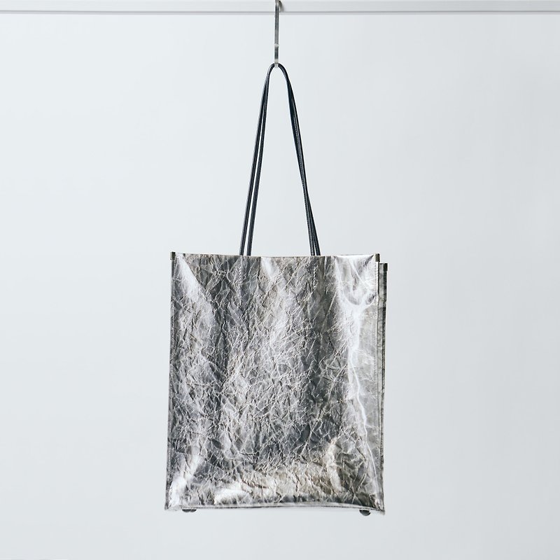 [Hand-rolled silver leaf shopper bag vertical] Tote bag/paper bag/handle leather/simple/bottom tack self-supporting/traditional craft/kimono/obi - Handbags & Totes - Cotton & Hemp Silver
