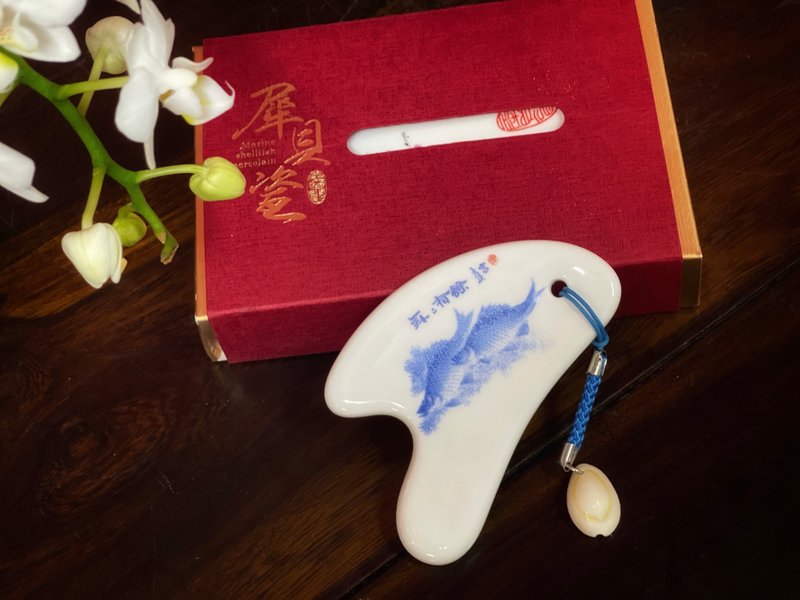 犀貝瓷通絡板 年年有餘 - 其他 - 瓷 白色