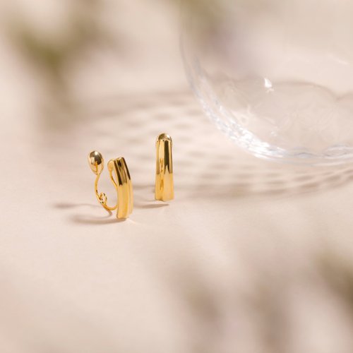 in the mirror scoop-line loop-fit earring GD ループフィットイヤリング スタイリッシュでシンプルなデザイン ゴールド