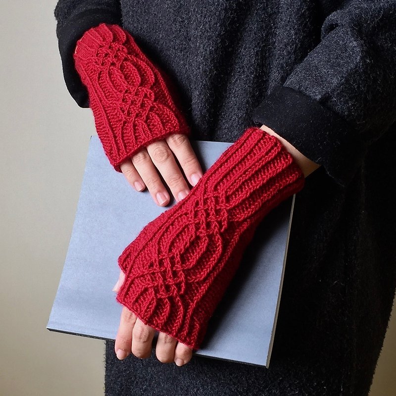 曉織物-手工編織羊毛立體花紋露指手套-結 (紅） - 手套 - 羊毛 紅色