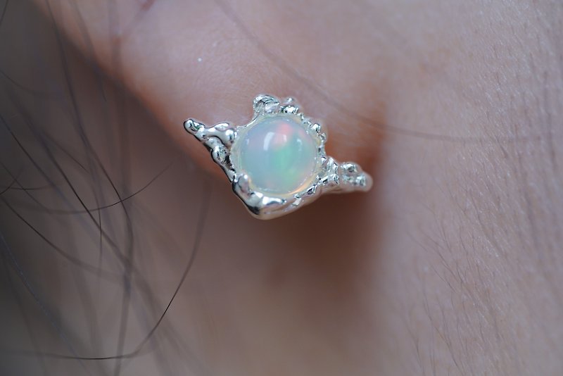 Opal Stud Earring - ต่างหู - เงินแท้ สีเงิน
