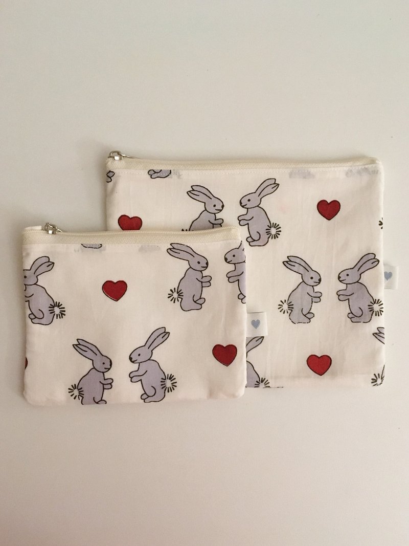 rabbit's makeup pouch - 化妝包/收納袋 - 棉．麻 多色