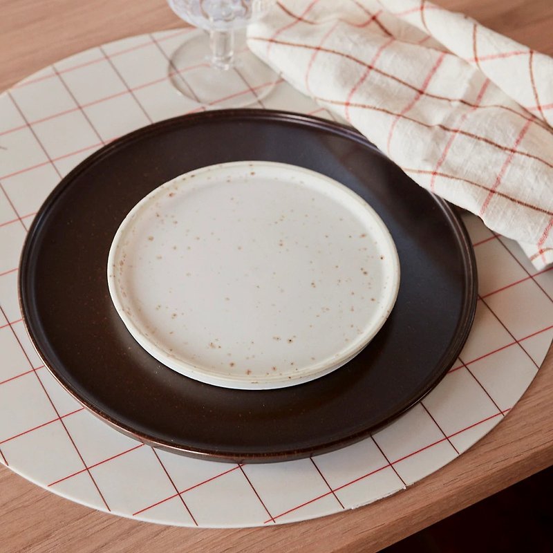 OYOY Round Silicone Placemat - Fresh Red and White* (Two In) - Place Mats & Dining Décor - Silicone 