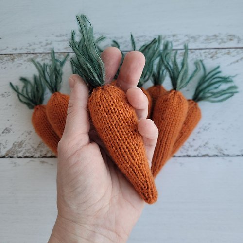 KrisboPatternToy Carrot knitting pattern. Knitting vegetables. Easter props tutorial.