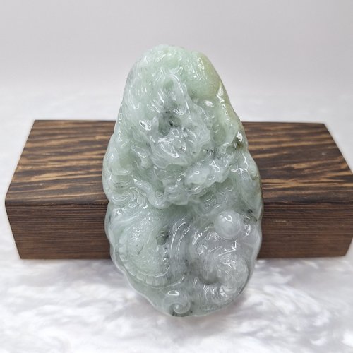緣圓翡翠 厚裝冰潤烏雞帶黃翡霸氣龍牌 | 天然緬甸玉A貨翡翠