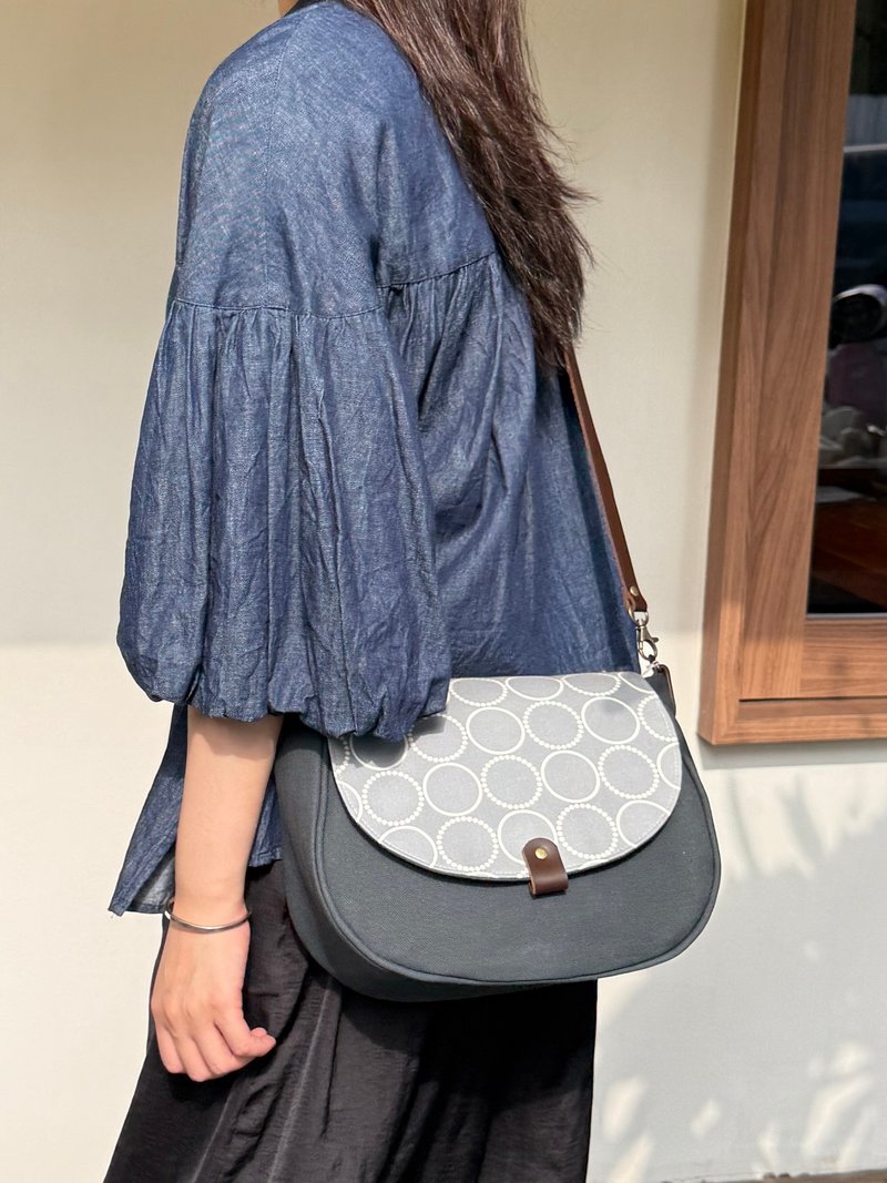 日系帆布馬鞍包 - 側背包/斜背包 - 棉．麻 灰色