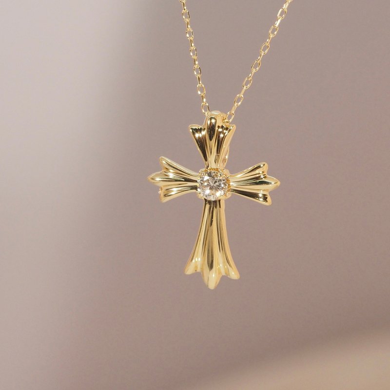 18K Gold The Spreading Diamond Cross Necklace - สร้อยคอ - เครื่องประดับ 