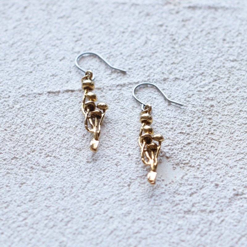 Mushroom | Pierced Earrings | Clip-on Earrings | P305 - Earrings & Clip-ons - Other Metals Gold