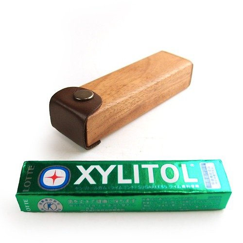 Wood & Leather Goods LIFE 木と革で作った 粒ガム専用ケース(XYLITOL,Clorets etc)