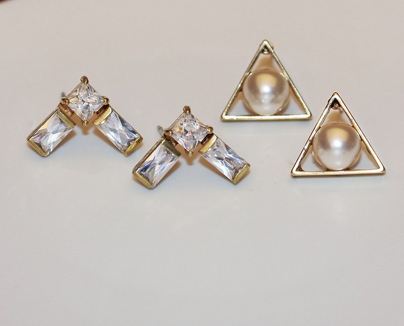 Goody Bag週年慶雙件福袋組-黃銅三角珍珠鋯石耳環 - 耳環/耳夾 - 其他金屬 金色