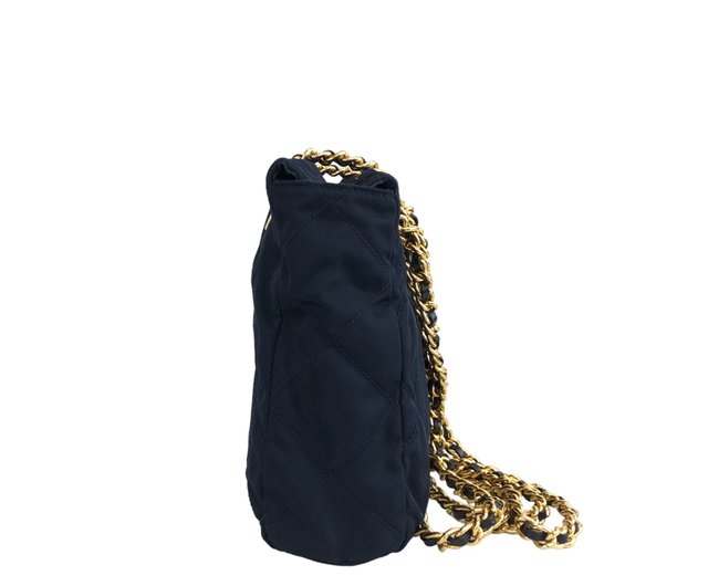 日本直送 名牌中古包 】PRADA プラダ キルティング トライアングルロゴ