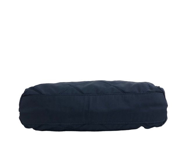 美品✨PRADA プラダ　ケース　ネイビー　キルティング　ナイロン 日本直送 名牌中古包 】PRADA プラダ キルティング トライアングルロゴ