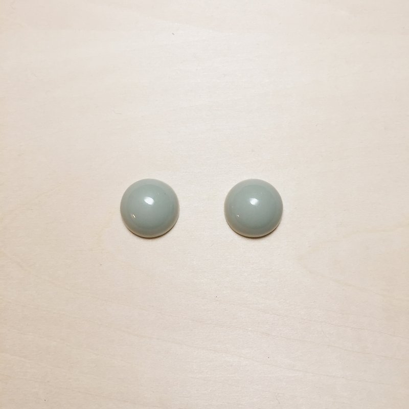 Vintage mint green small balls earrings - Earrings & Clip-ons - Resin Green