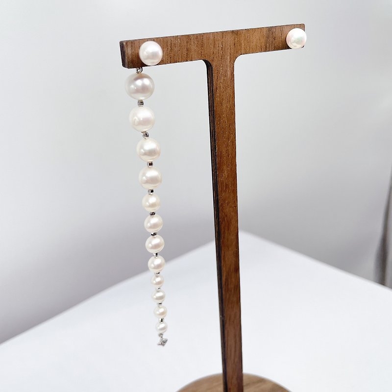 PJ. Belinda Size Gradient Pearl Earrings - Earrings & Clip-ons - Pearl 