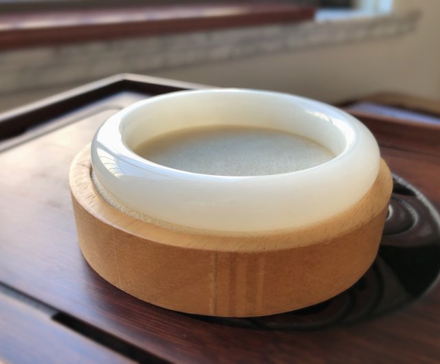 天然石 和田玉白玉 バングル（番号A3227） 天然羊脂白玉和田玉バングル。柔らかな質感で、平安と喜び、順調な日々