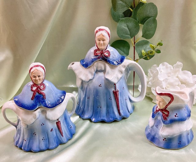 西洋アンティークジュエリー】非常に珍しい木材のコレクション