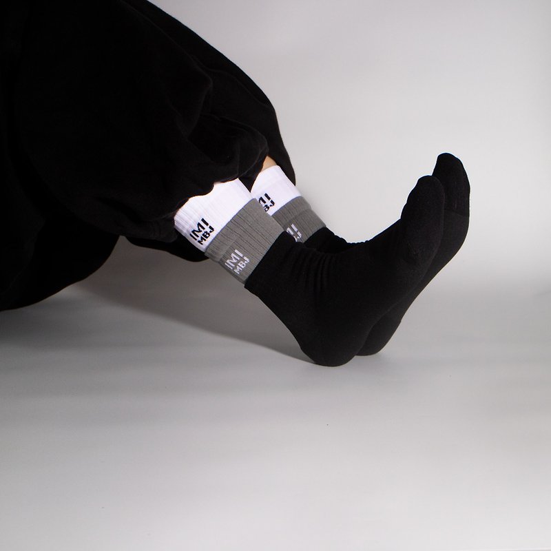 White gray black three-layer socks pressure 3/4 socks - ถุงเท้า - ผ้าฝ้าย/ผ้าลินิน หลากหลายสี