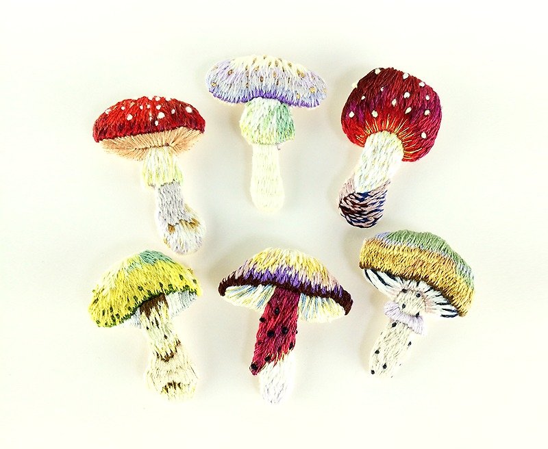 June mushroom embroidery brooches / pins. (Gold thread injection design) - เข็มกลัด - งานปัก หลากหลายสี