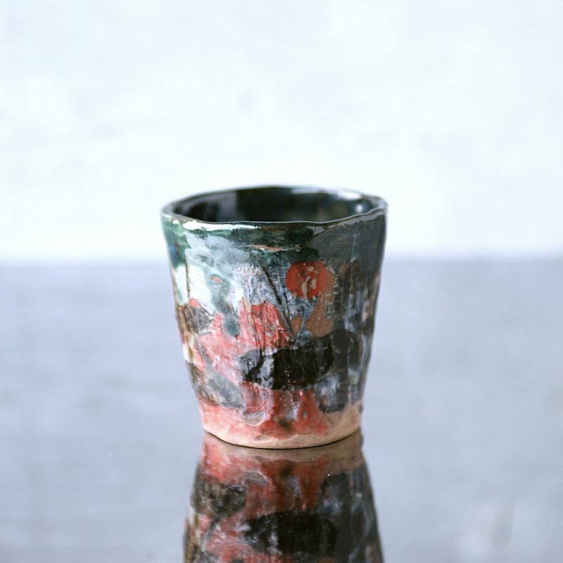 手捻り赤富士と織部釉のカップ - グラス・コップ - 陶器 レッド
