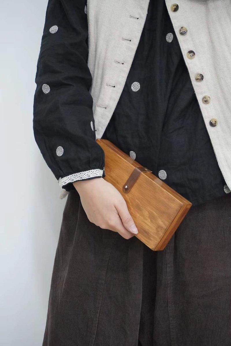 Seasonal sale Yuansen handmade plain simple leather clutch side satchel wooden bag - Handbags & Totes - Wood Brown