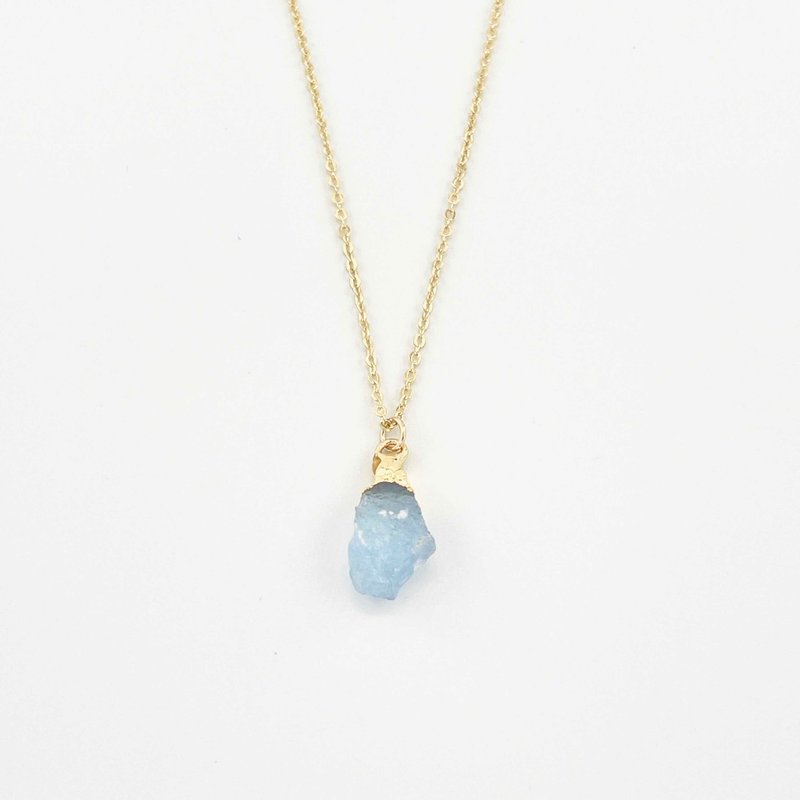 [Raw crystal braided necklace] Purifying aquamarine gold - Necklaces - Crystal Blue