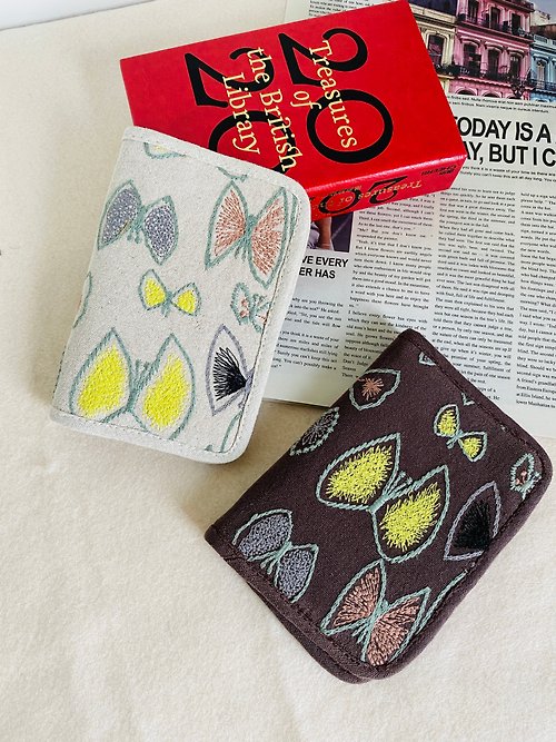 虛室手制 情侶款 刺繡設計布制可洗 輕便文藝旅行護照夾卡包 客制化尺寸