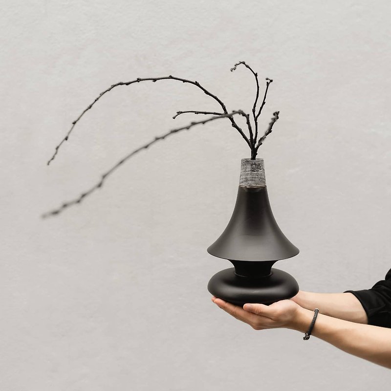 Spinning Vase (burn black) - Items for Display - Wood Black
