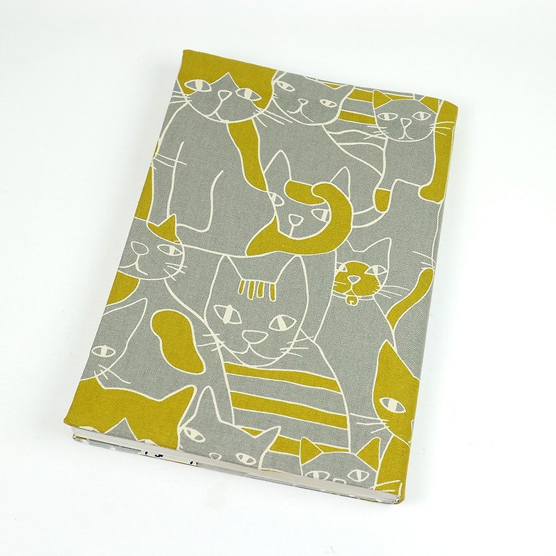 A5 Adjustable Mother's Handbook Cloth Book Cover - Cat (Grey) - ปกหนังสือ - ผ้าฝ้าย/ผ้าลินิน สีเทา