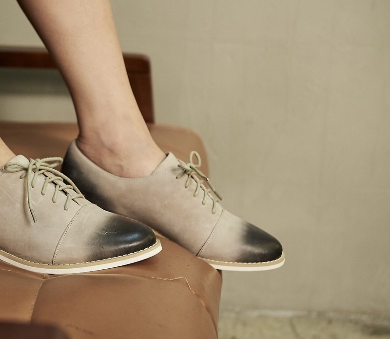 [Show products clear] hand rub color college strap oxford shoes gray - รองเท้าอ็อกฟอร์ดผู้หญิง - หนังแท้ สีเทา