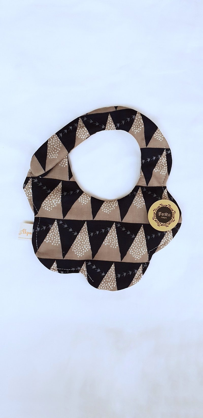 Hefeng-Triangle Geometry-Black-Eight Layer Yarn 100%cotton Arc Shaped Bib - ผ้ากันเปื้อน - ผ้าฝ้าย/ผ้าลินิน สีดำ