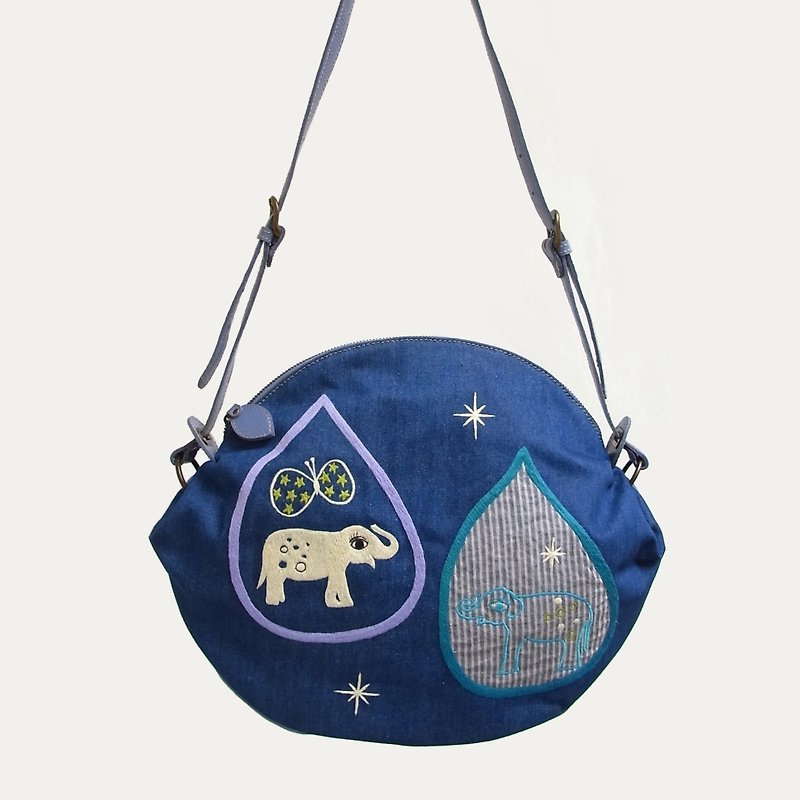 2 elephants embroidery shoulder bag - กระเป๋าแมสเซนเจอร์ - ผ้าฝ้าย/ผ้าลินิน สีน้ำเงิน