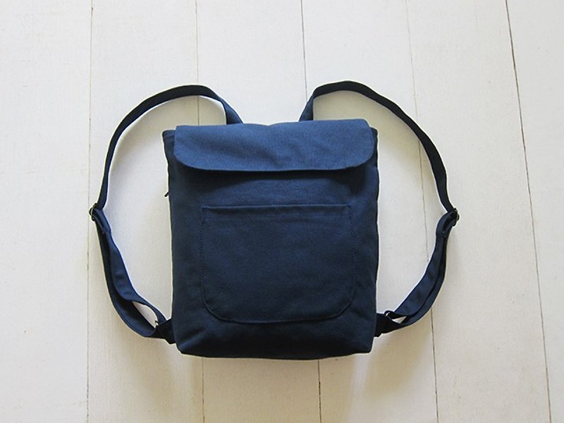 Canvas Backpack- Small (Patch Pocket  ) - Navy + Creamy-White - กระเป๋าเป้สะพายหลัง - ผ้าฝ้าย/ผ้าลินิน หลากหลายสี