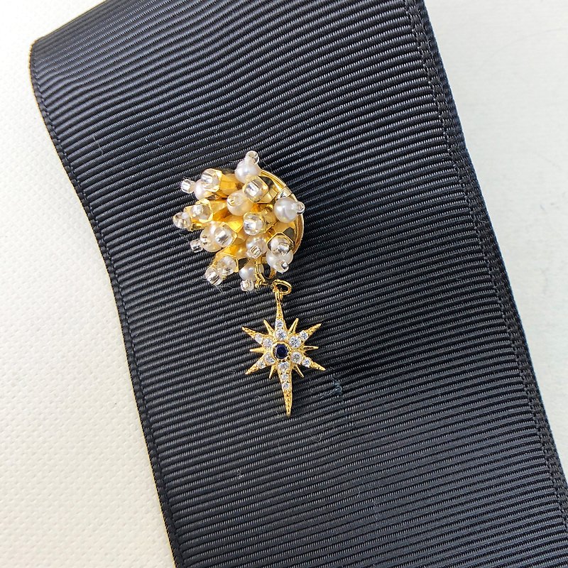 Japanese Style Pearl Brooch 【Wedding Accessory】 【 Star Pin】Valentines Day Gift - เข็มกลัด - ไข่มุก สีทอง