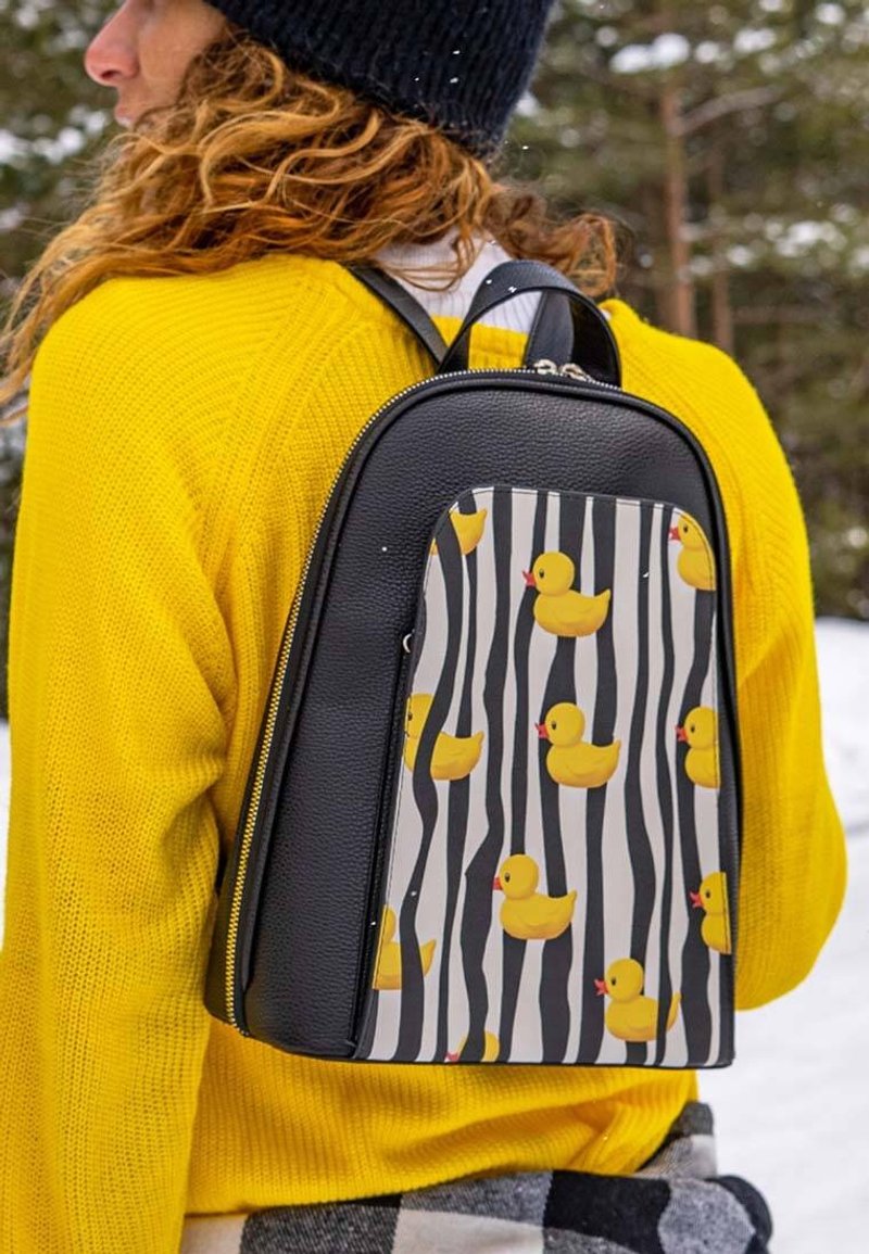 Yellow Ducky Vegan Leather Backpack - กระเป๋าเป้สะพายหลัง - ไฟเบอร์อื่นๆ สีเหลือง