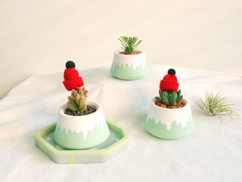 Green White Mount Fuji Cement Potted Plant Corporate Gift Wedding Souvenir - ตกแต่งต้นไม้ - ปูน สีเขียว