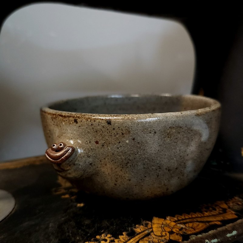 手作り陶器鉢｜お食事のお供にシュー（胡麻ペースト色） - 茶碗・ボウル - 陶器 グレー