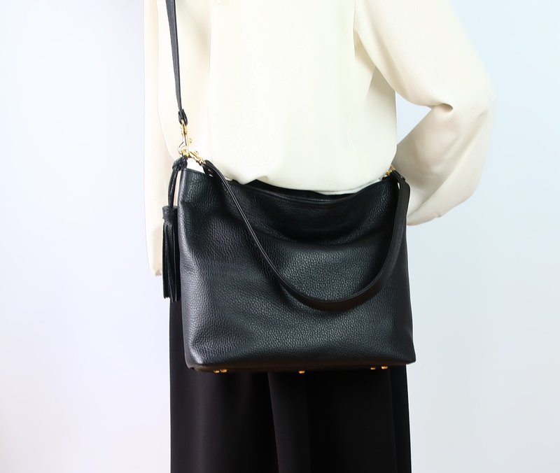 Soft 2-way shoulder bag, black, made-to-order, different colors available - กระเป๋าแมสเซนเจอร์ - หนังแท้ สีดำ