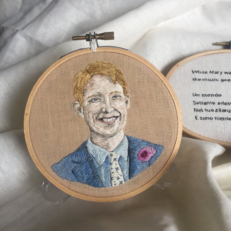 *Custom Made* portrait embroidery without background (4 inch) - 似顏繪/客製畫 - 繡線 卡其色