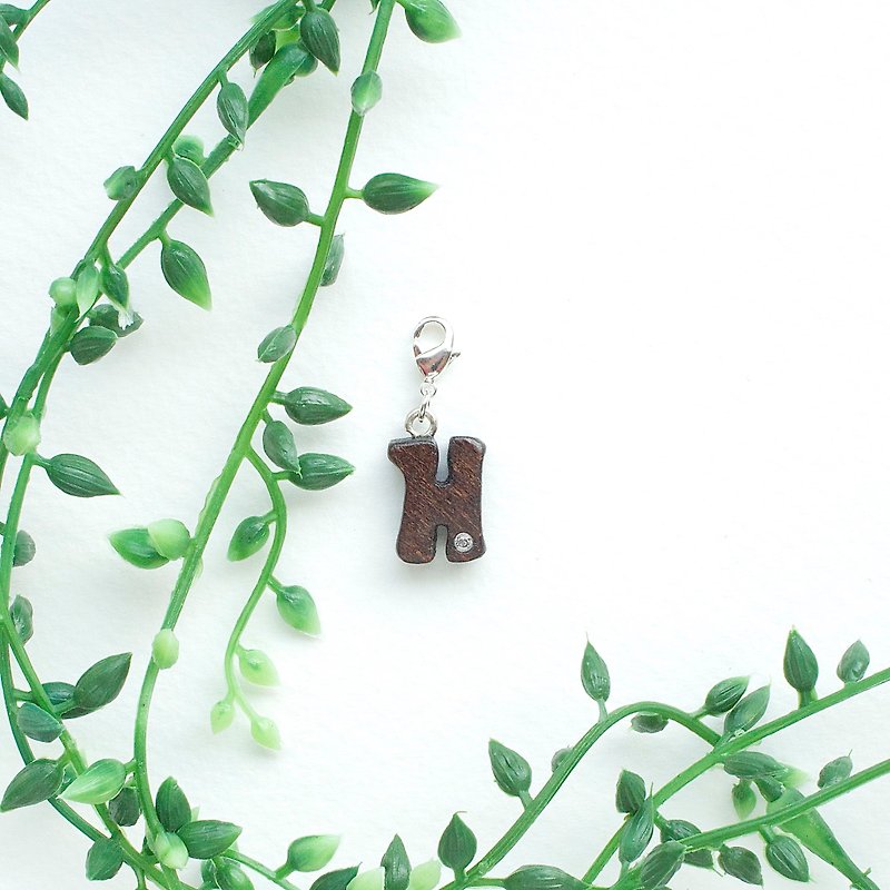 手工木製吊飾   英文字母@H 吊飾  生日禮物 - 吊飾 - 木頭 咖啡色
