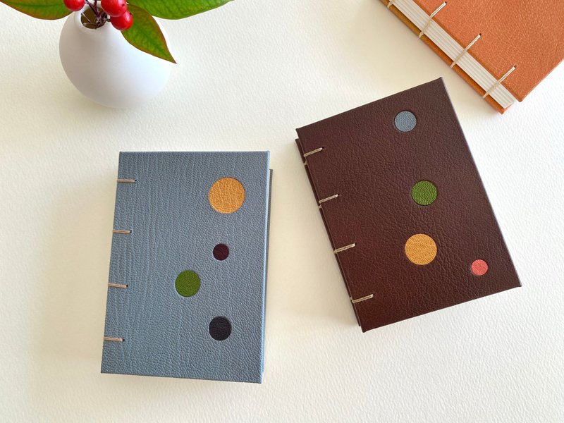 Coptic binding notebook A7 / Leather - สมุดบันทึก/สมุดปฏิทิน - หนังแท้ สีน้ำเงิน