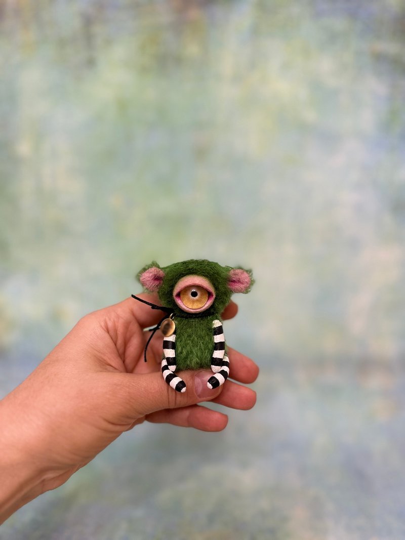 Tiny green cyclop - bear _ READY TO SHIP!  toy for custom blythe doll, miniature - ตุ๊กตา - วัสดุอื่นๆ สีเขียว