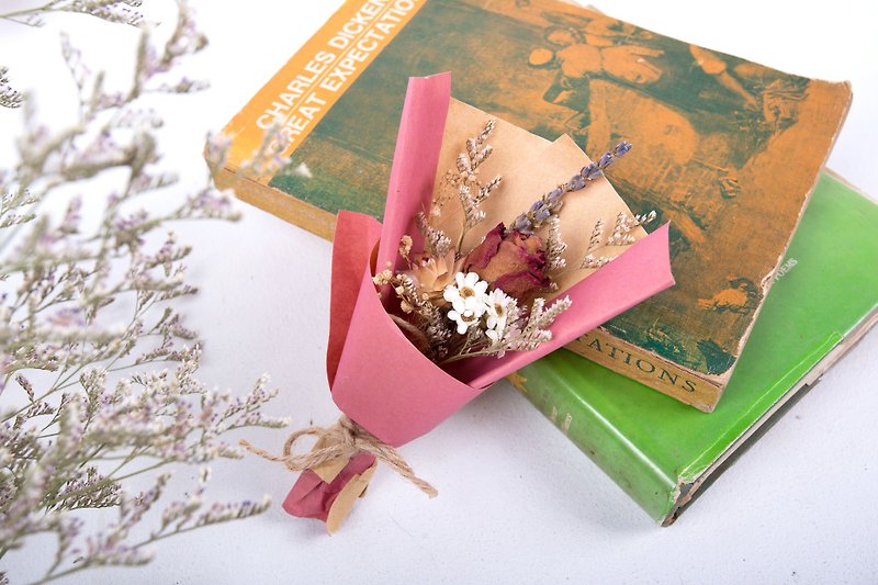 | 迷你花束 | - 玫瑰 - 乾燥花束 迷你花束 送禮用配花 畢業花束 - 乾燥花/永生花 - 植物．花 粉紅色